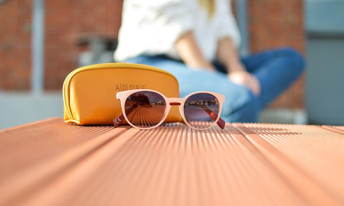 12 People Who Always Smell Good Share Their Secrets